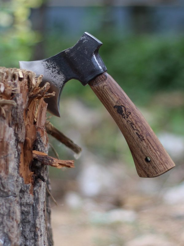 bushcraft hatchet